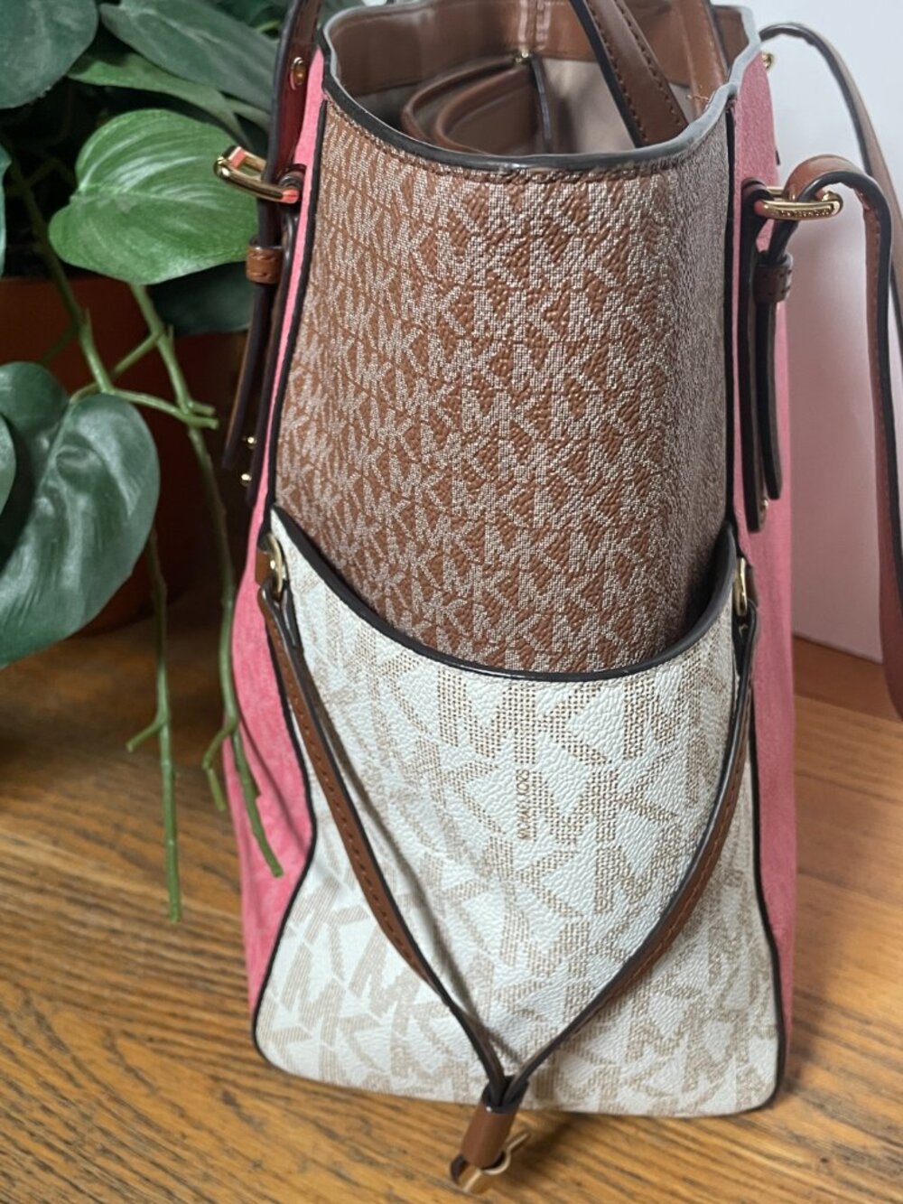 Michael Kors Voyager East/West Tote Pink Color-blocked signature logo - Picture 6 of 16